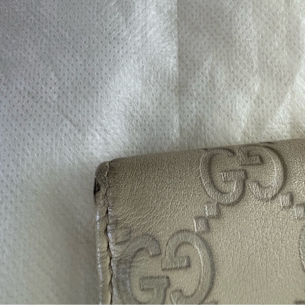 Gucci Light Gray GG Monogram Continental Wallet with Gold Heart Clasp - Picture 13 of 14